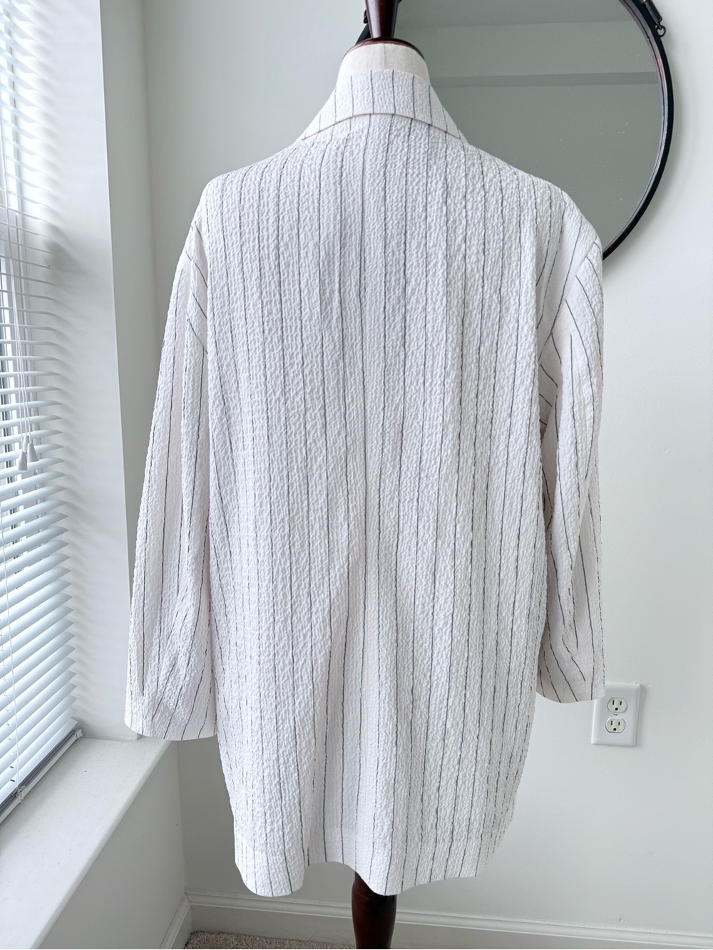 H&M White Blazer with Black Pinstripes - Picture 2 of 7